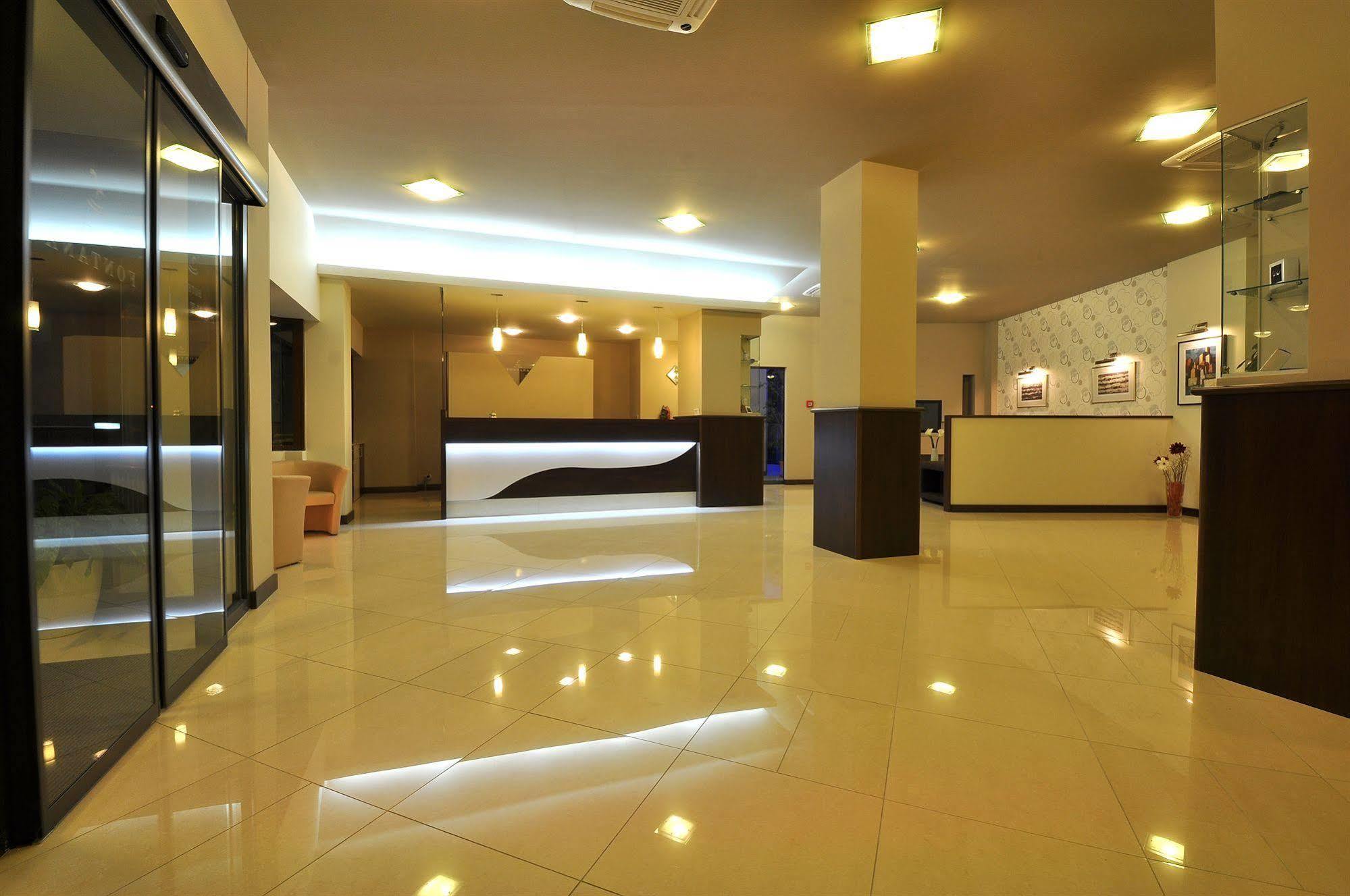 Hotel Fontana Buzet Buitenkant foto