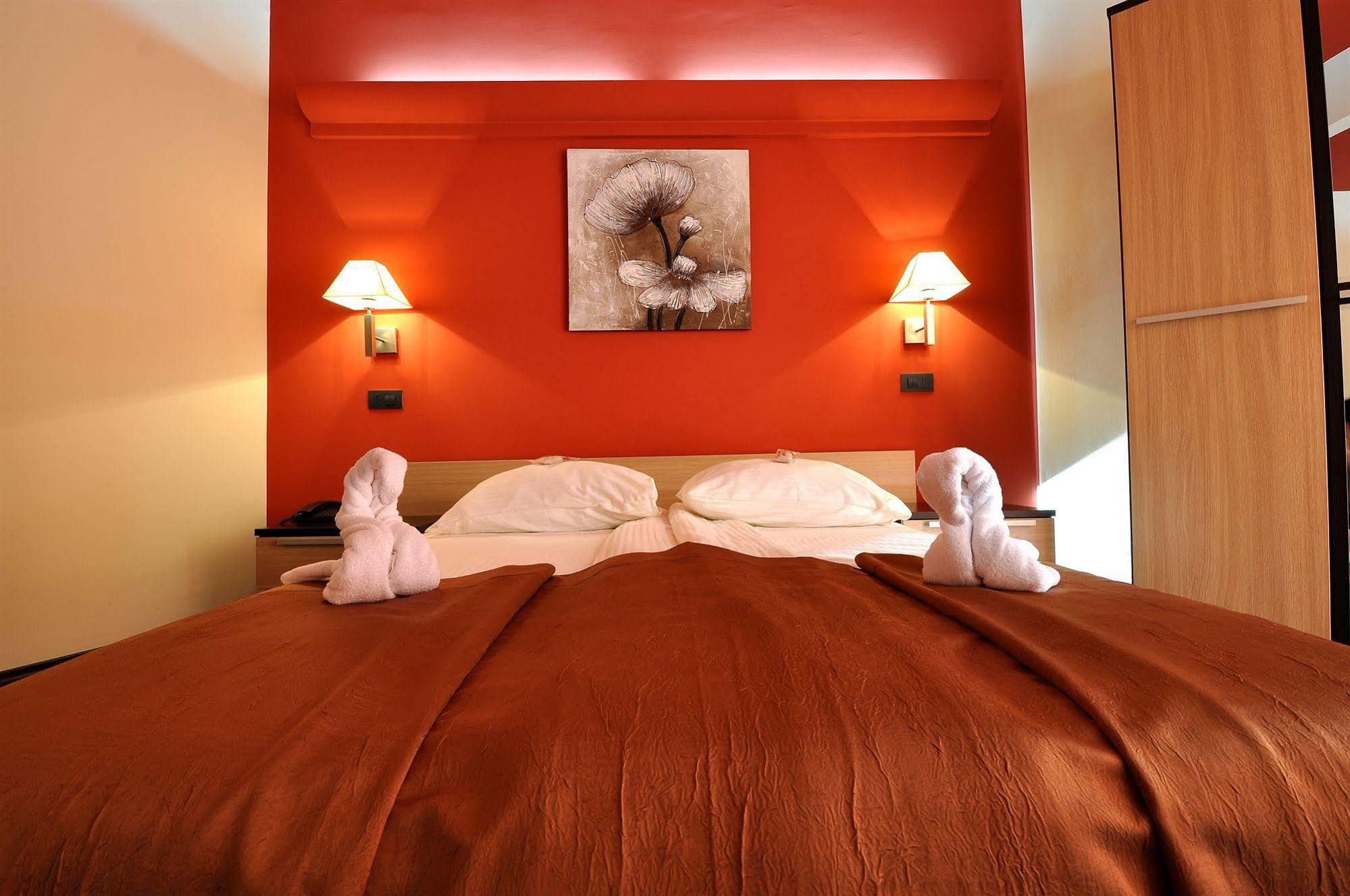 Hotel Fontana Buzet Buitenkant foto